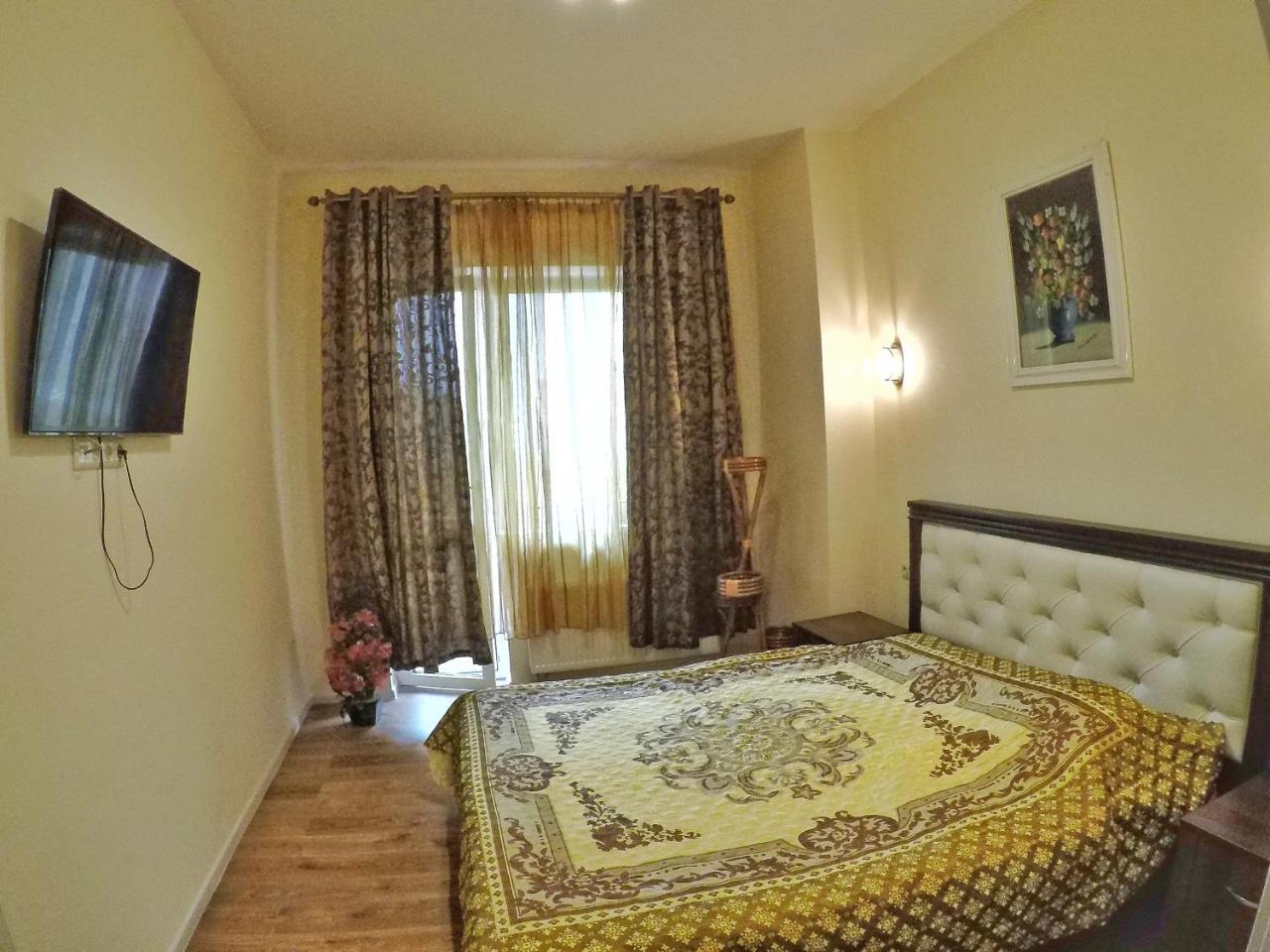 Apartment On Dragomirova Kiev Eksteriør billede